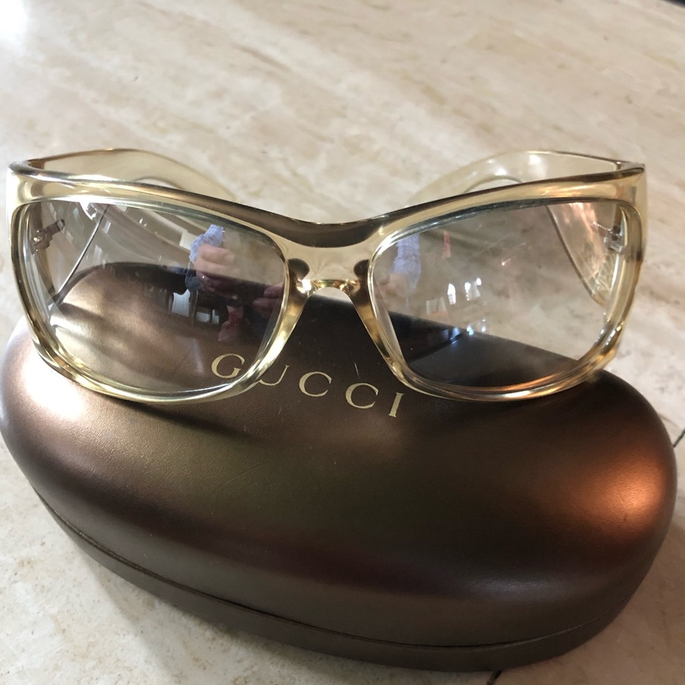 Authentic! Gucci plastic thick frame sunglasses 😎